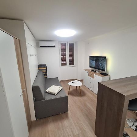 Apartma Sasko Appartamento Izola Esterno foto